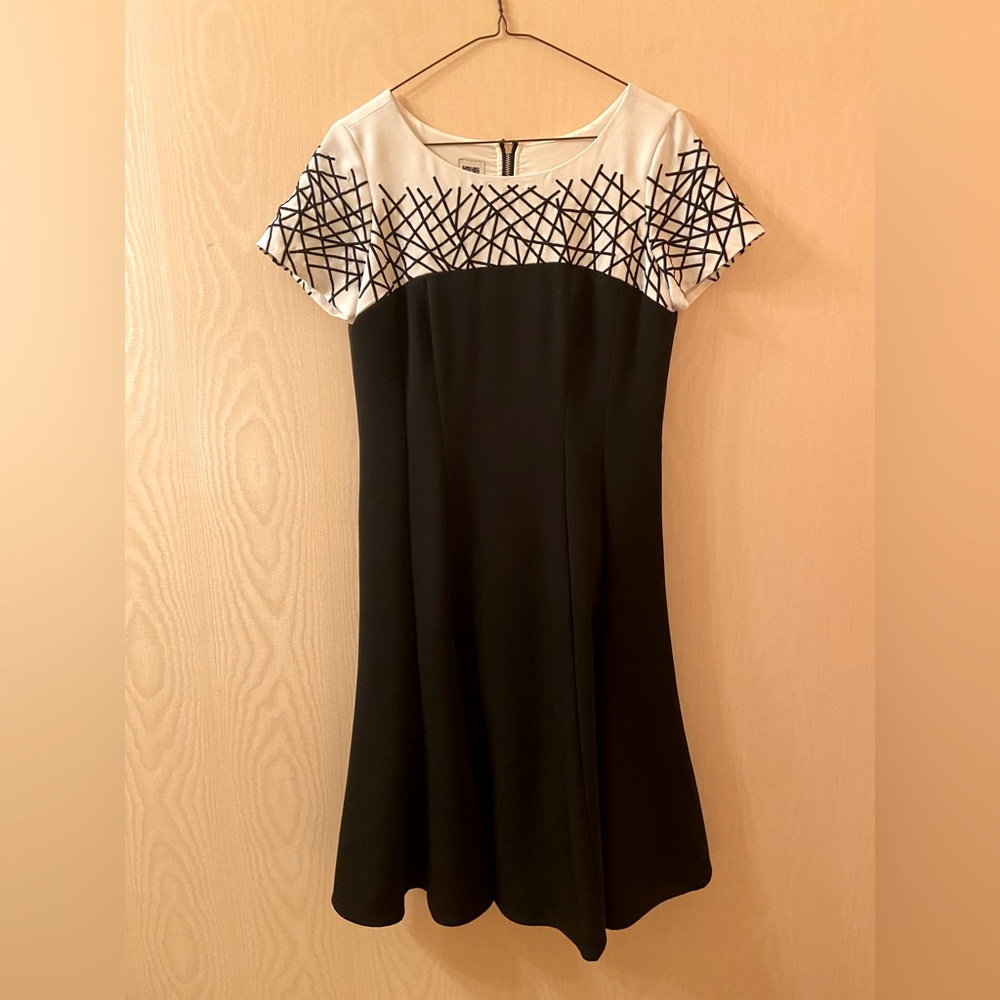 Anne Klein (4) Elegant Black and White Flouncy Dress